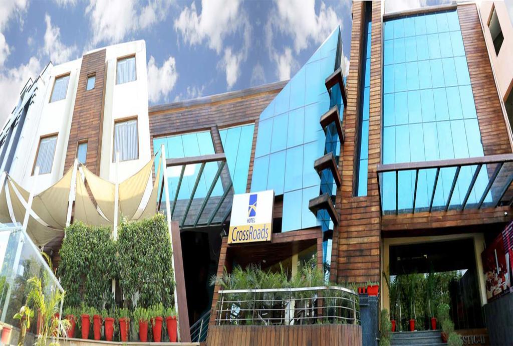 Crossroads Hotel Gurgaon Buitenkant foto