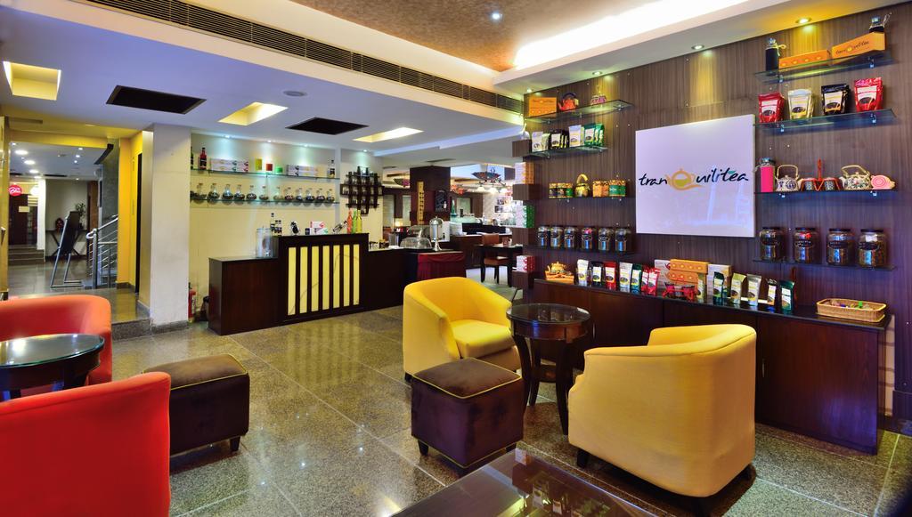 Crossroads Hotel Gurgaon Buitenkant foto