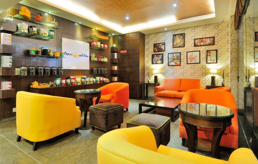 Crossroads Hotel Gurgaon Buitenkant foto